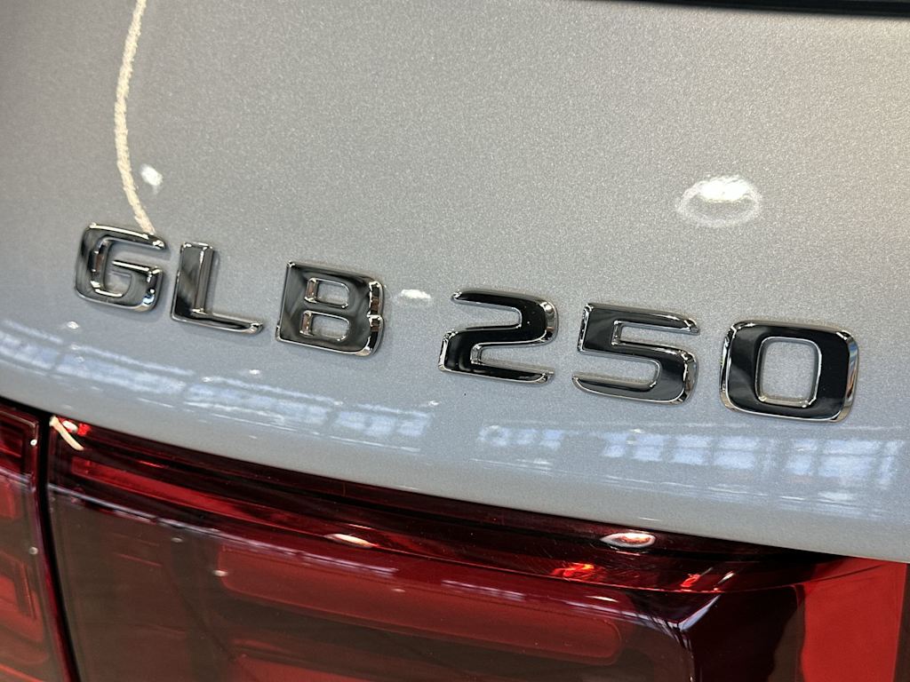 Thumbnail: 2026 Mercedes-Benz GLB - 7