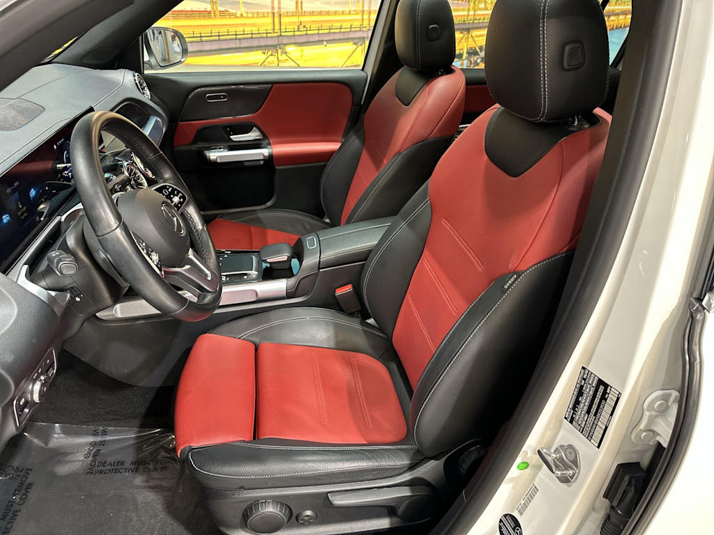 Thumbnail: 2022 Mercedes-Benz GLB - 12