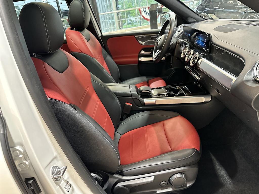 Thumbnail: 2022 Mercedes-Benz GLB - 31