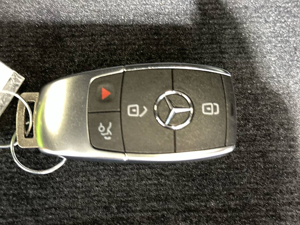 Thumbnail: 2022 Mercedes-Benz GLB - 16