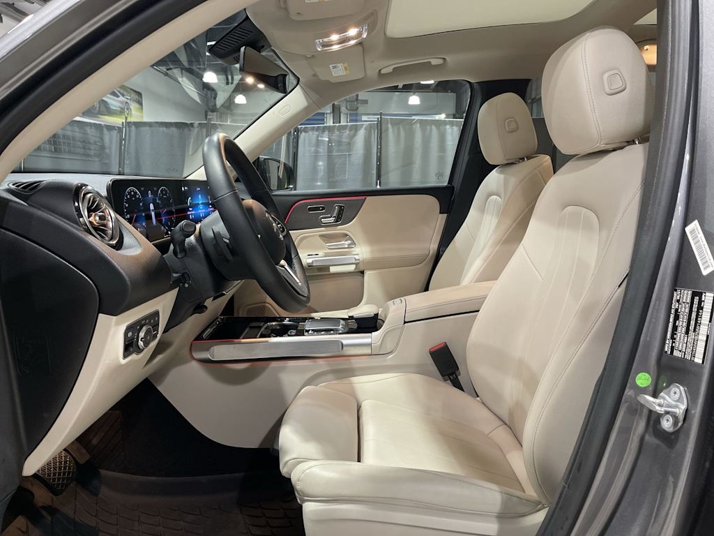 Thumbnail: 2021 Mercedes-Benz GLB - 11