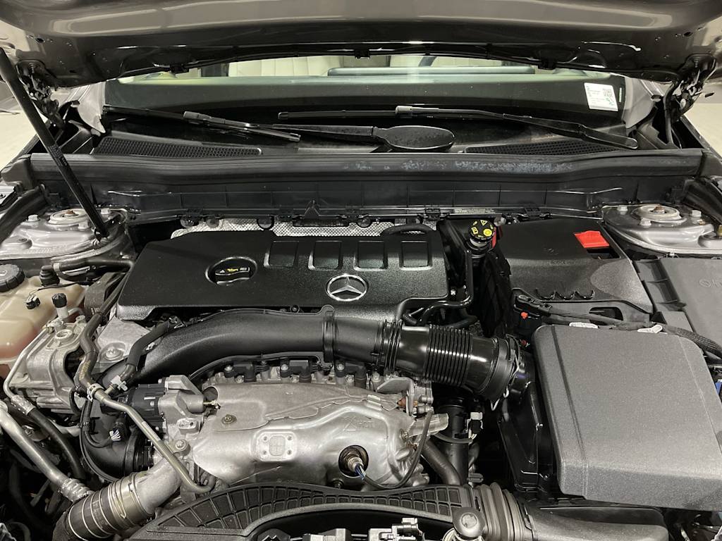 Thumbnail: 2021 Mercedes-Benz GLB - 9