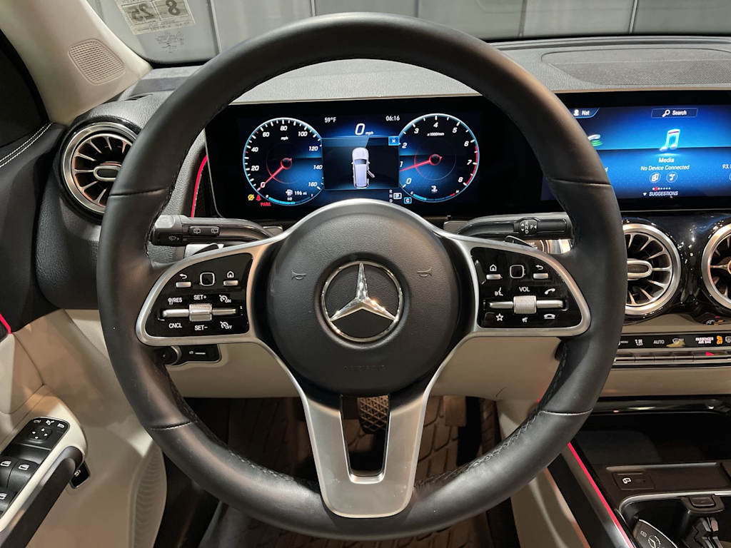 Thumbnail: 2021 Mercedes-Benz GLB - 10