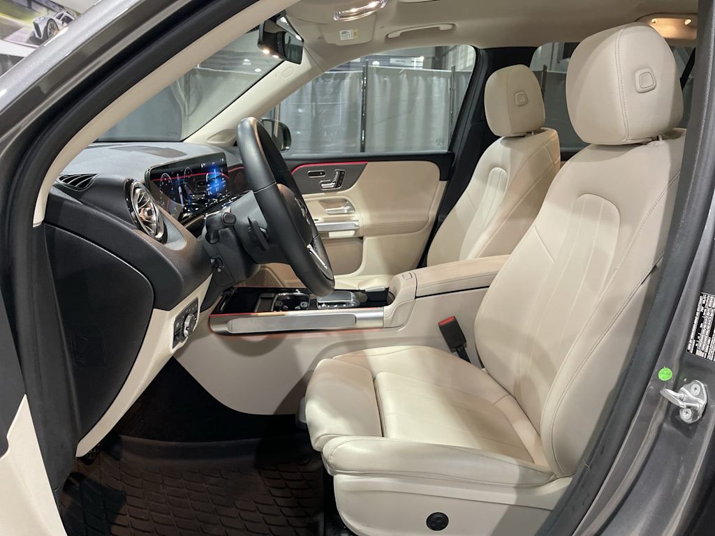 Thumbnail: 2021 Mercedes-Benz GLB - 12