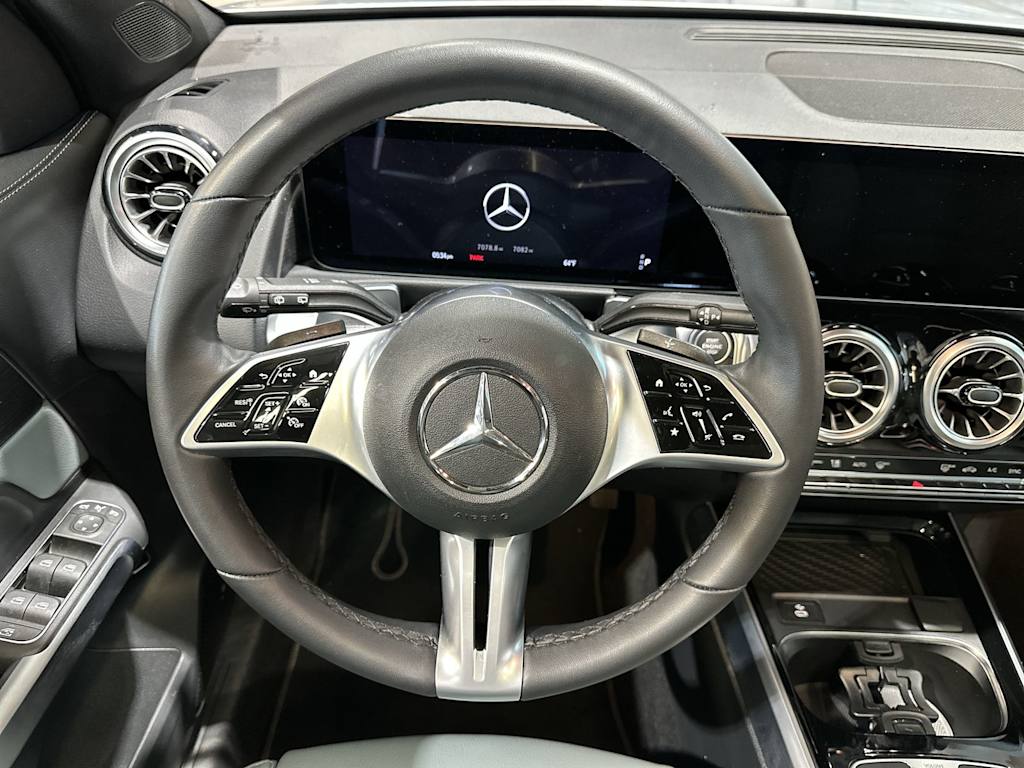 Thumbnail: 2026 Mercedes-Benz GLB - 10