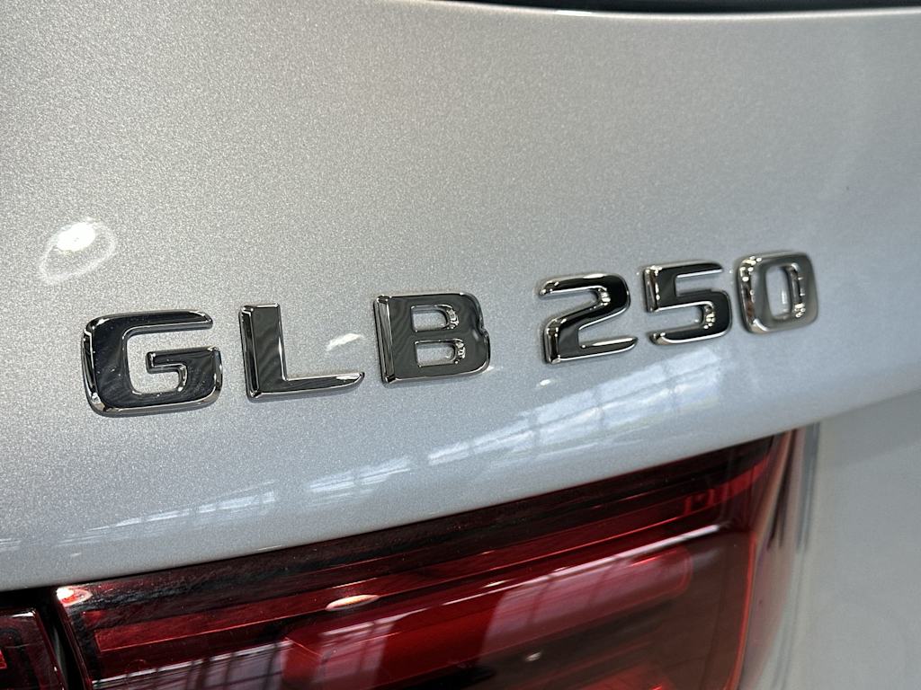 Thumbnail: 2026 Mercedes-Benz GLB - 7