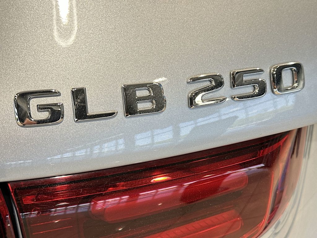 Thumbnail: 2026 Mercedes-Benz GLB - 7