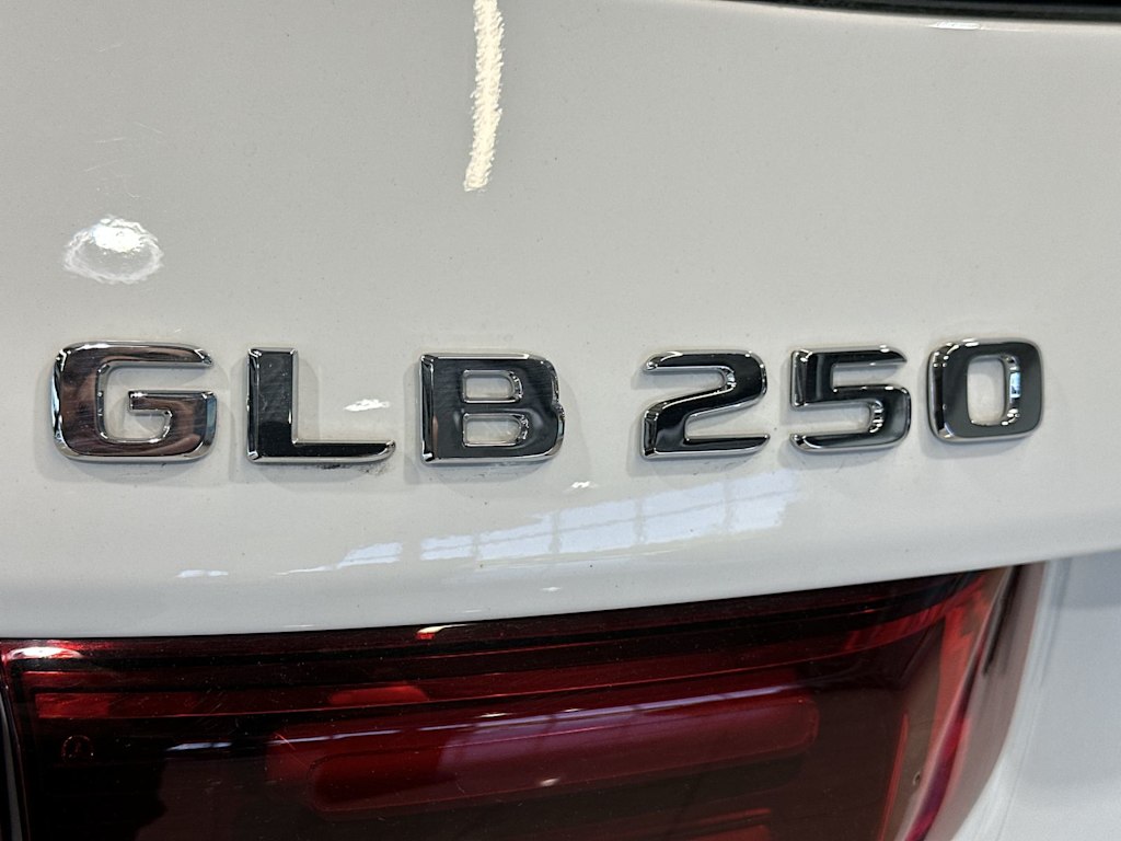 Thumbnail: 2026 Mercedes-Benz GLB - 7
