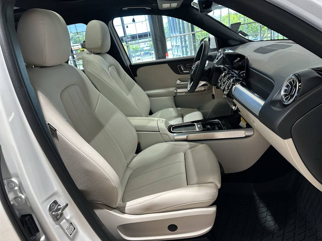 Thumbnail: 2026 Mercedes-Benz GLB - 32