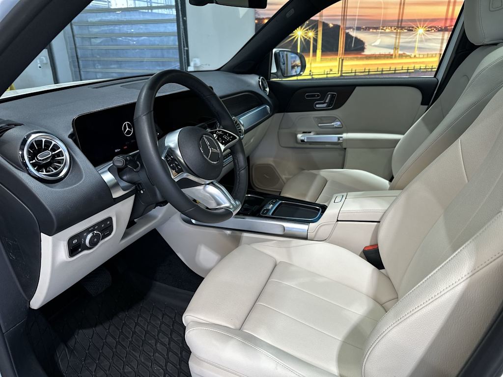Thumbnail: 2026 Mercedes-Benz GLB - 11