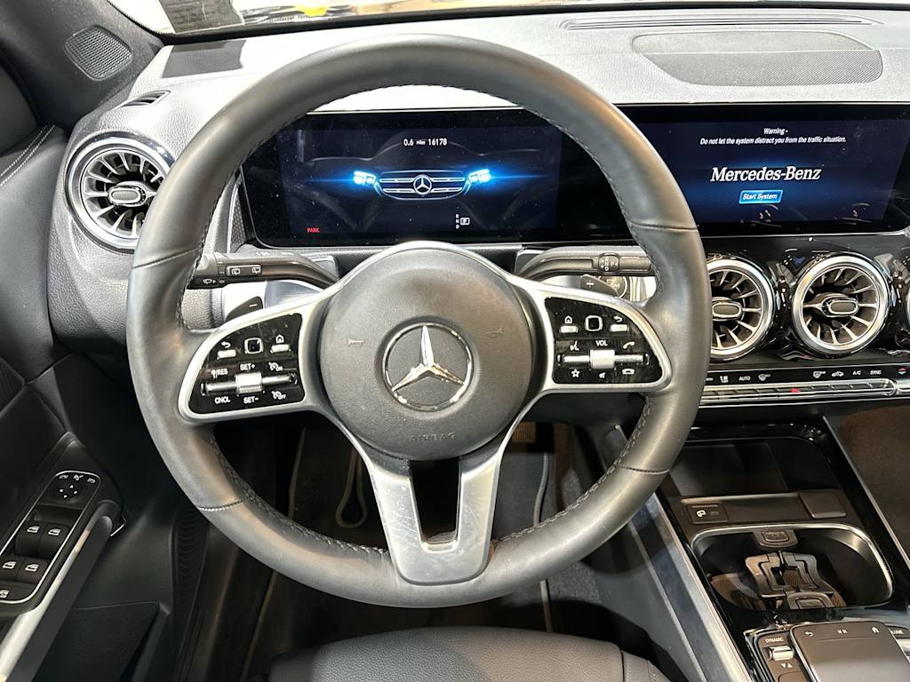 Thumbnail: 2022 Mercedes-Benz GLB - 10