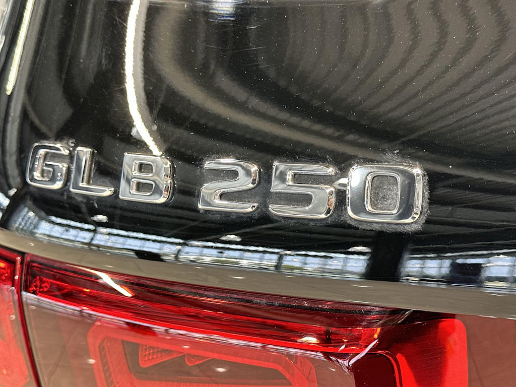 Thumbnail: 2022 Mercedes-Benz GLB - 7