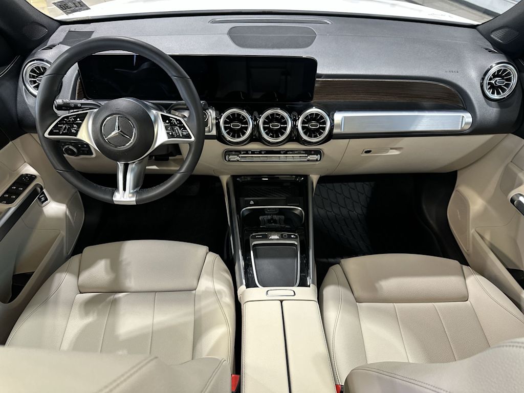 Thumbnail: 2026 Mercedes-Benz GLB - 2