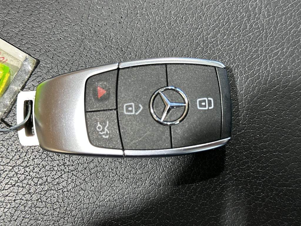 Thumbnail: 2026 Mercedes-Benz GLB - 17