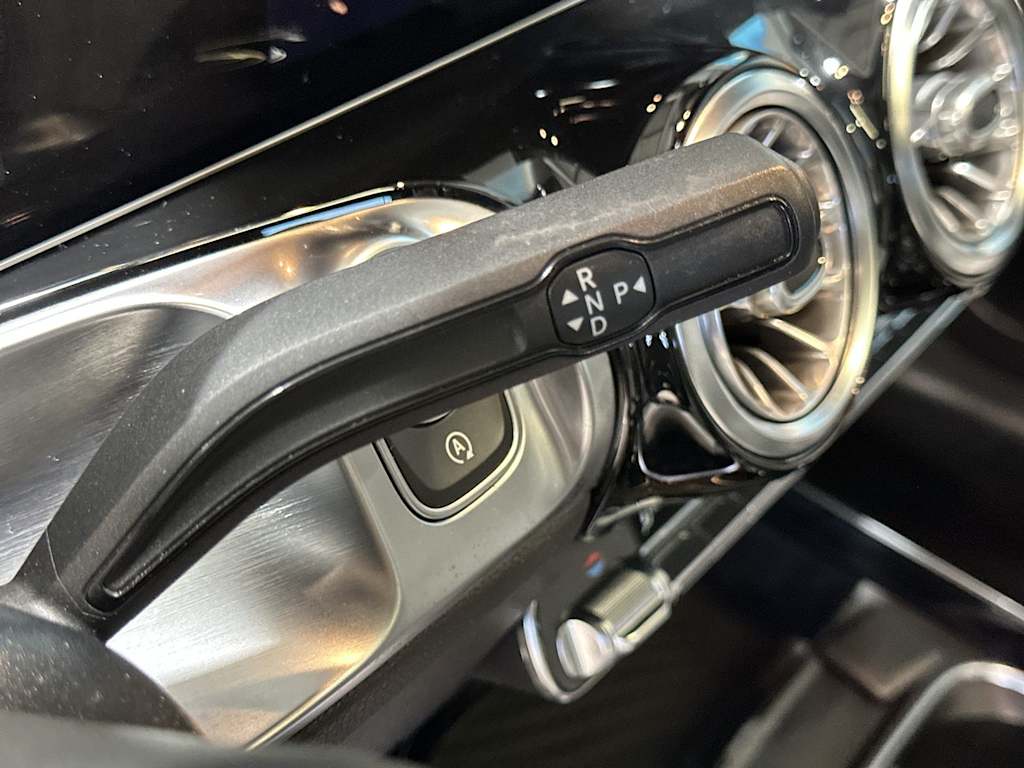 Thumbnail: 2021 Mercedes-Benz GLB - 33