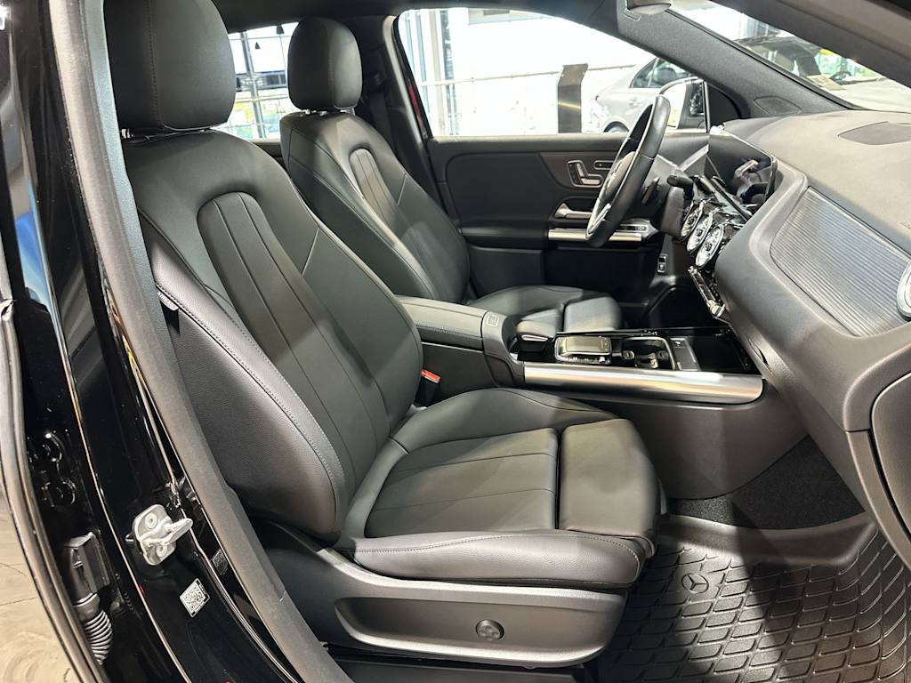 Thumbnail: 2023 Mercedes-Benz GLA - 32