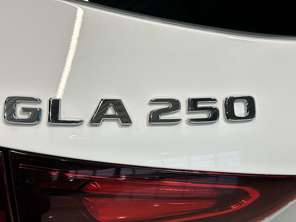 Thumbnail: 2026 Mercedes-Benz GLA - 7