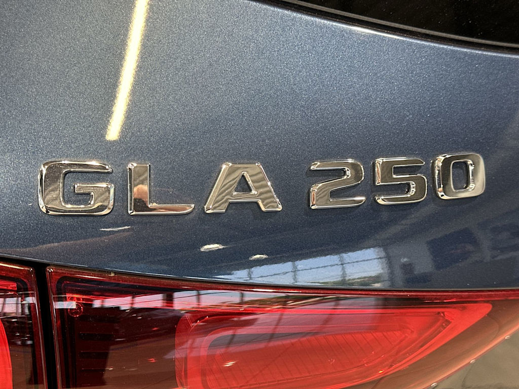 Thumbnail: 2022 Mercedes-Benz GLA - 7