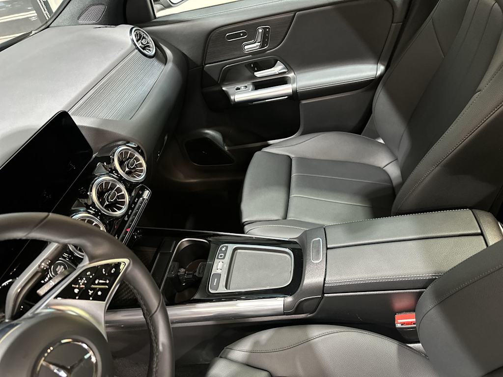 Thumbnail: 2026 Mercedes-Benz GLA - 32