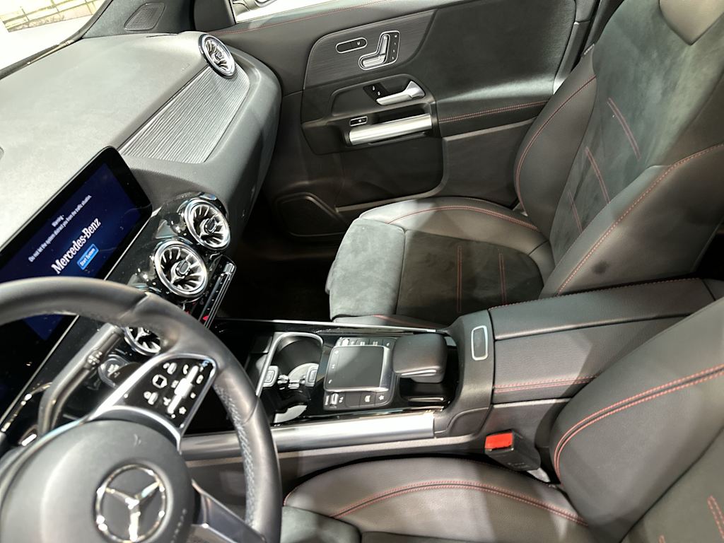 Thumbnail: 2023 Mercedes-Benz GLA - 32