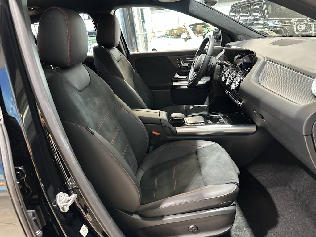 Thumbnail: 2023 Mercedes-Benz GLA - 12