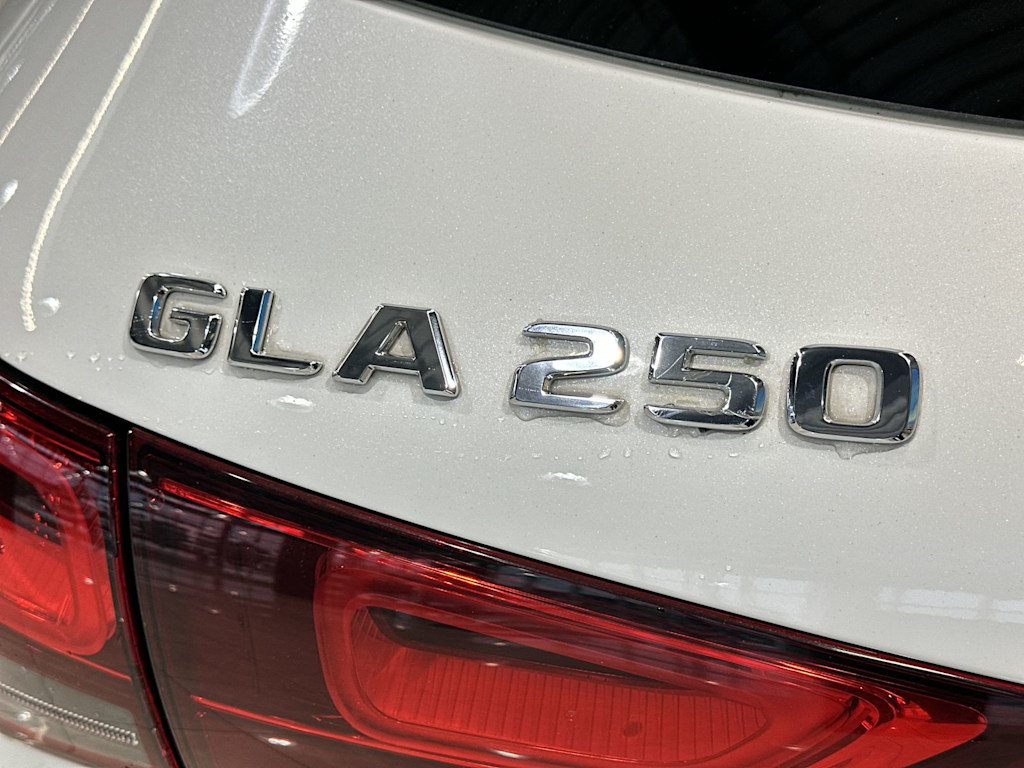 Thumbnail: 2023 Mercedes-Benz GLA - 7