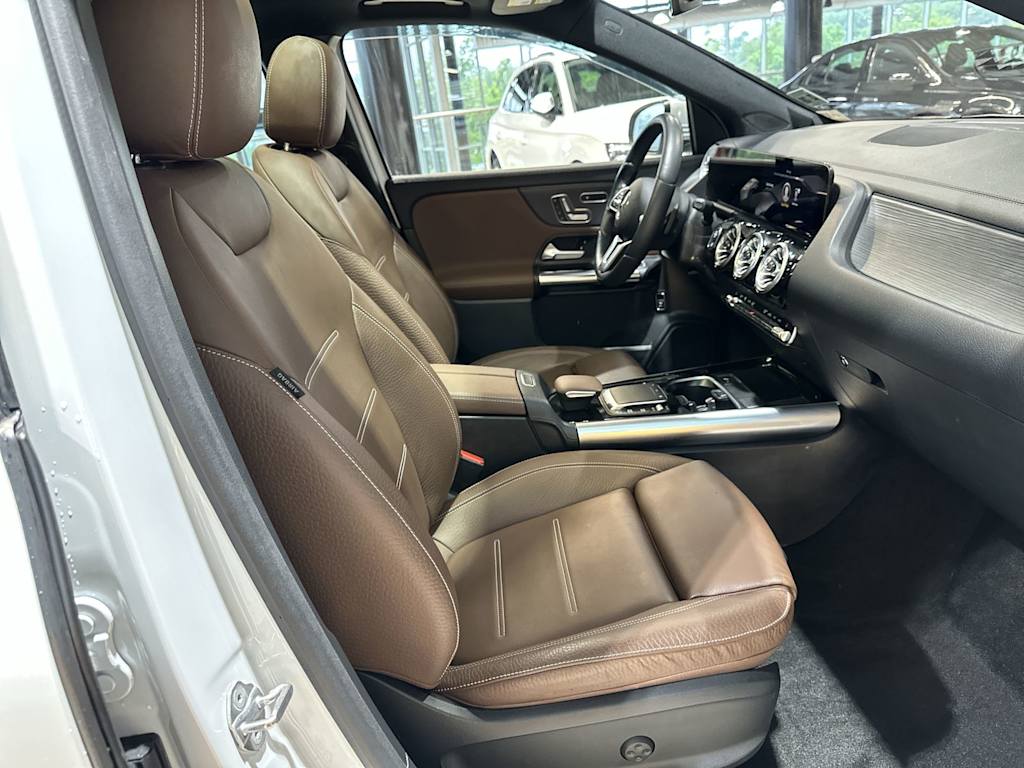 Thumbnail: 2023 Mercedes-Benz GLA - 31