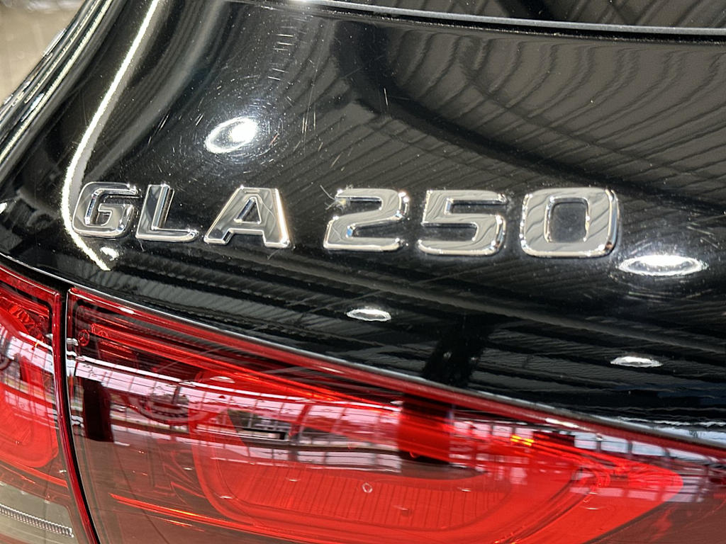Thumbnail: 2022 Mercedes-Benz GLA - 30