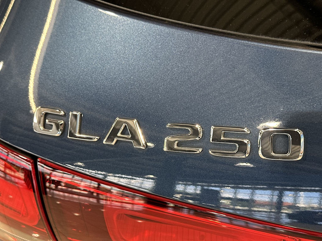 Thumbnail: 2023 Mercedes-Benz GLA - 7