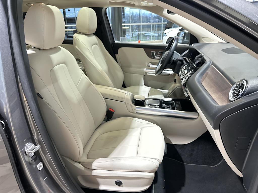 Thumbnail: 2023 Mercedes-Benz GLA - 32
