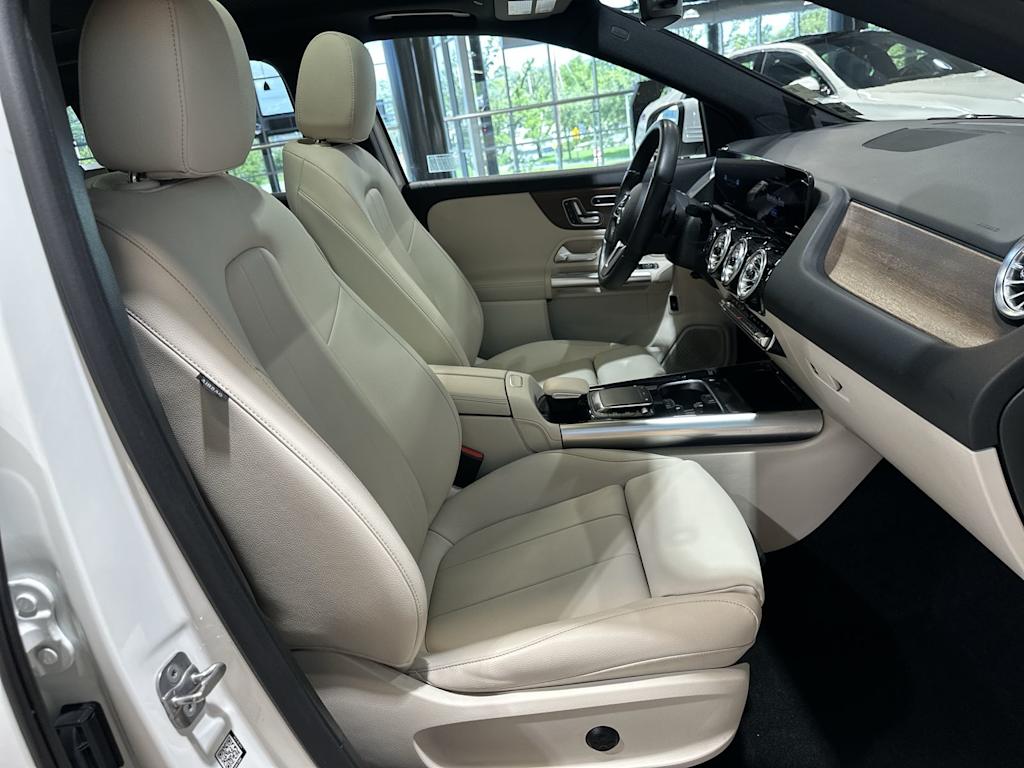 Thumbnail: 2023 Mercedes-Benz GLA - 32