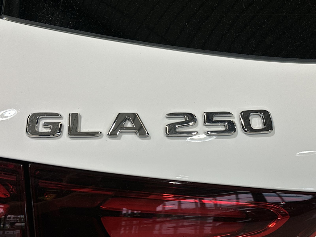 Thumbnail: 2026 Mercedes-Benz GLA - 7