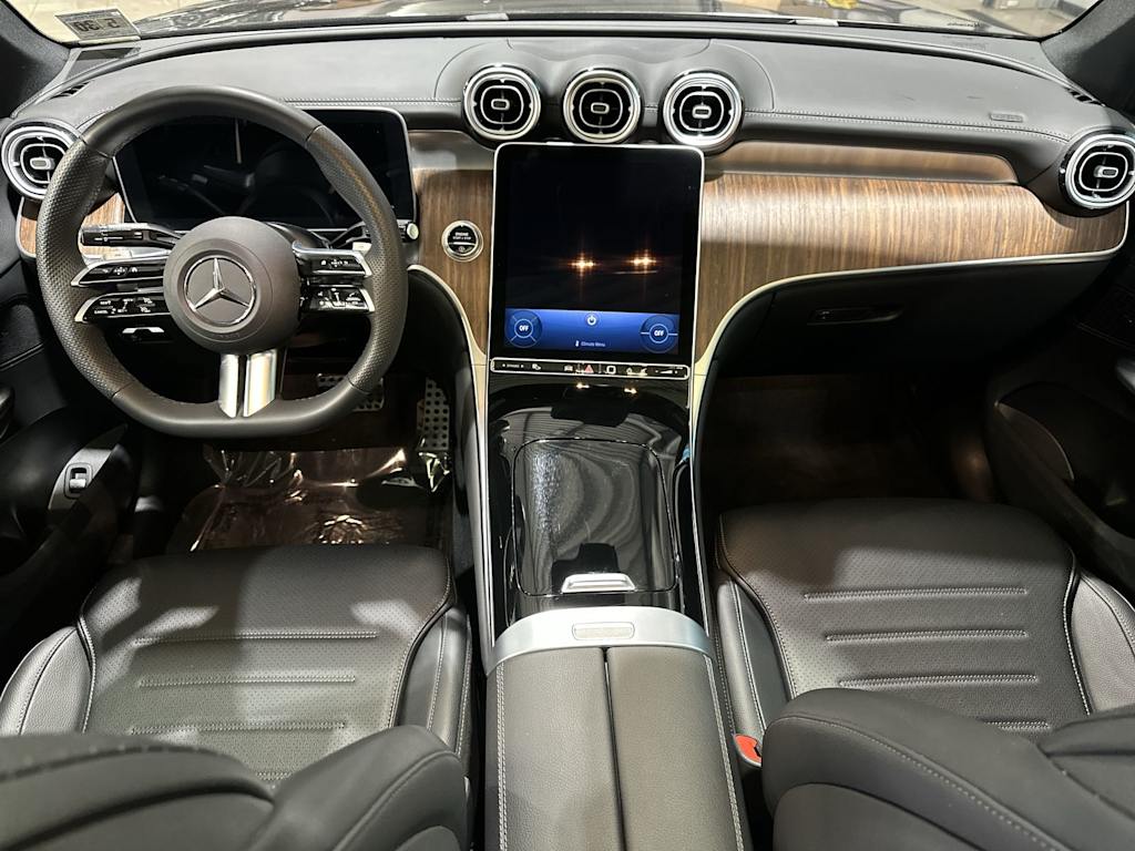 Thumbnail: 2025 Mercedes-Benz GLC - 2