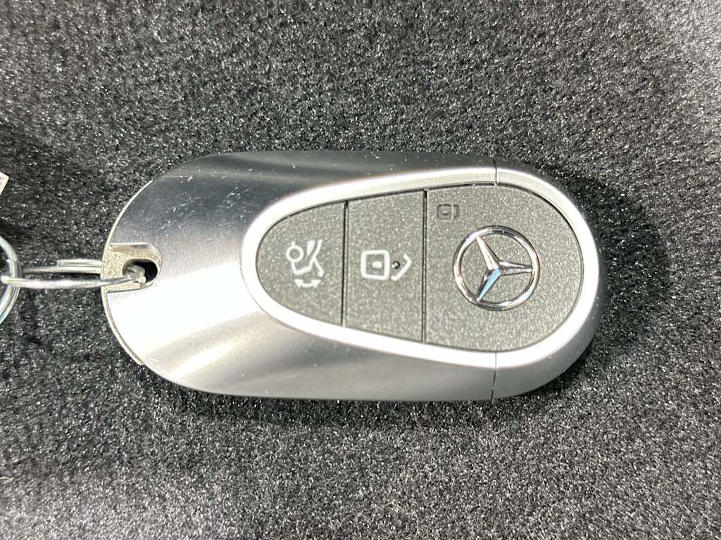 Thumbnail: 2025 Mercedes-Benz GLC - 17