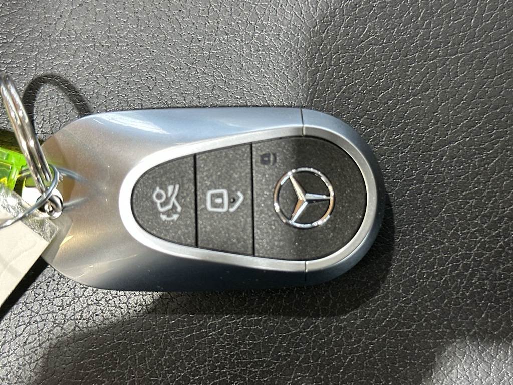 Thumbnail: 2023 Mercedes-Benz GLC - 18