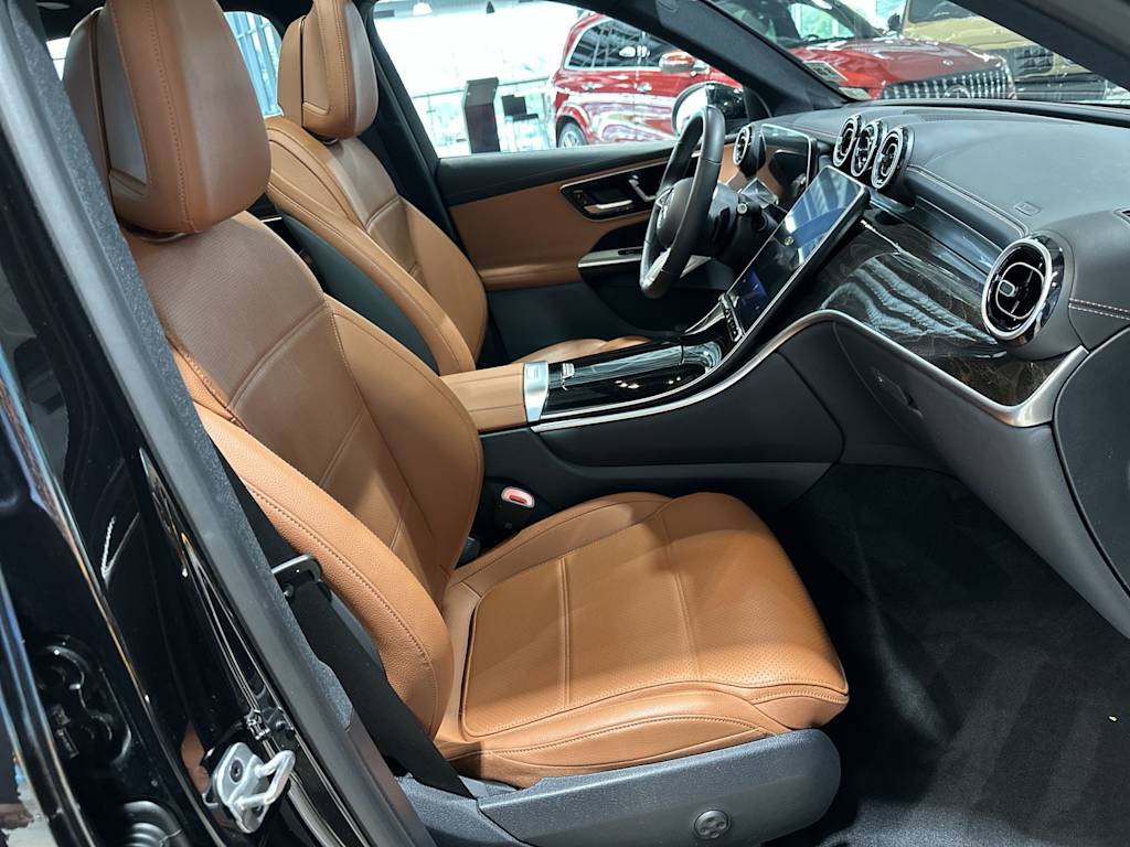 Thumbnail: 2023 Mercedes-Benz GLC - 32