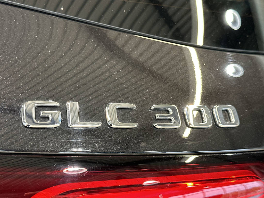 Thumbnail: 2023 Mercedes-Benz GLC - 30