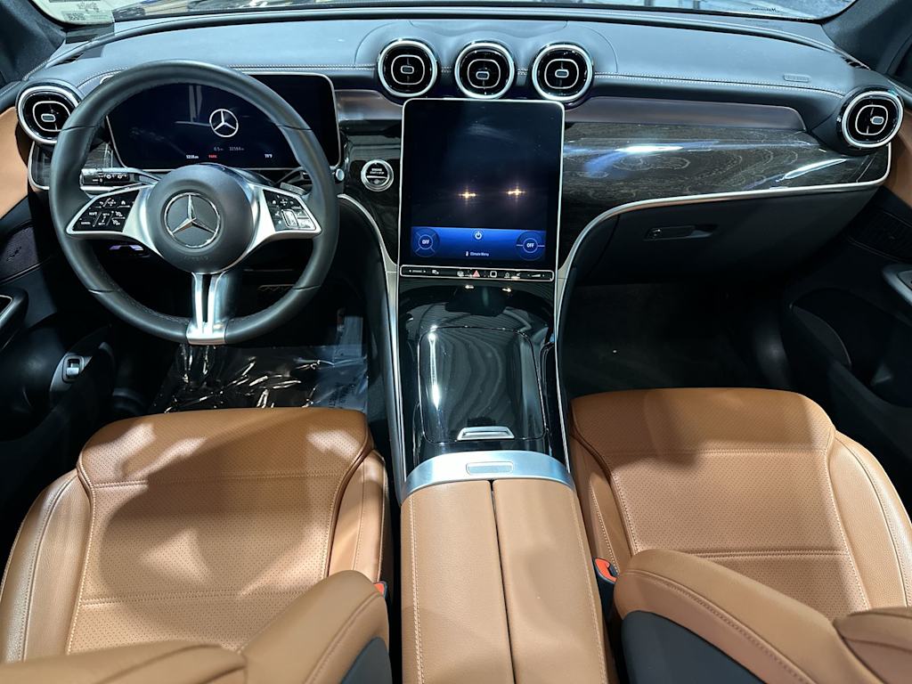 Thumbnail: 2023 Mercedes-Benz GLC - 2