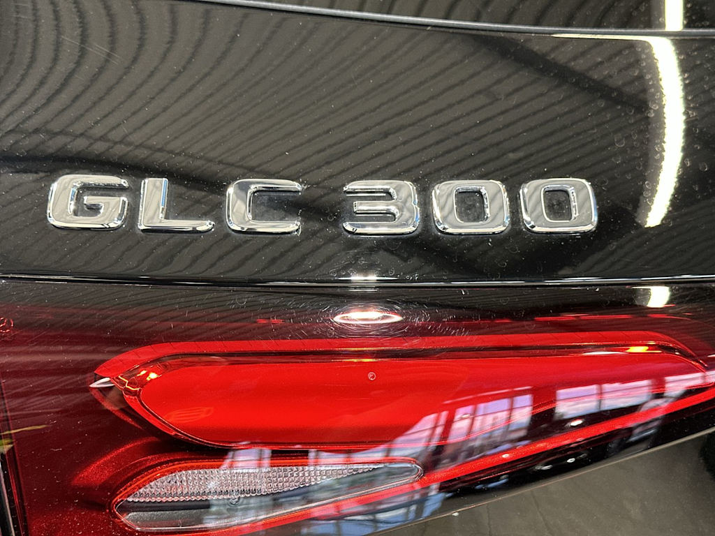 Thumbnail: 2023 Mercedes-Benz GLC - 7