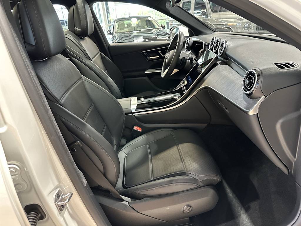 Thumbnail: 2026 Mercedes-Benz GLC - 31