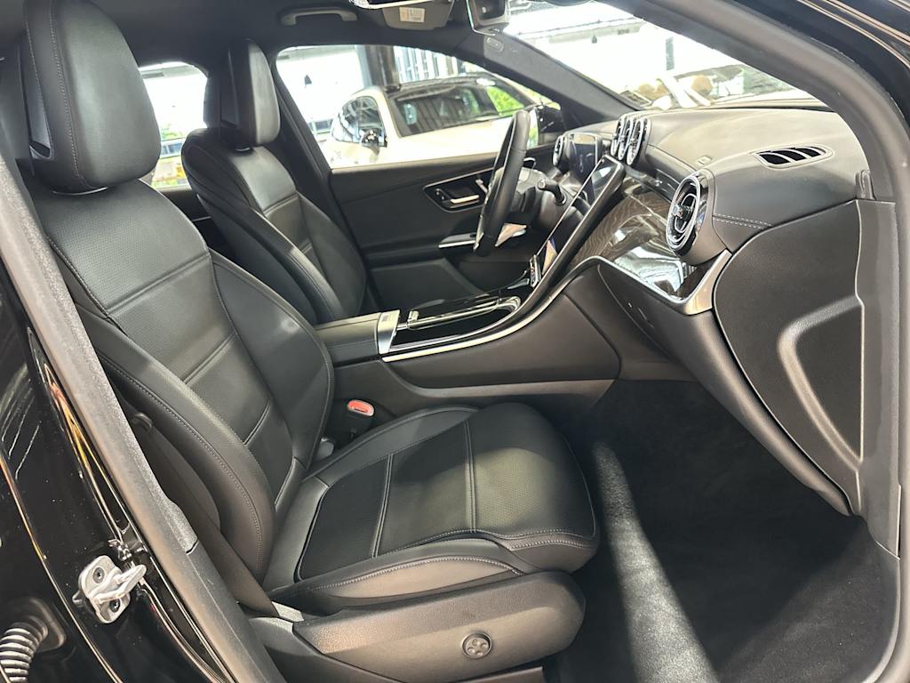 Thumbnail: 2023 Mercedes-Benz GLC - 32