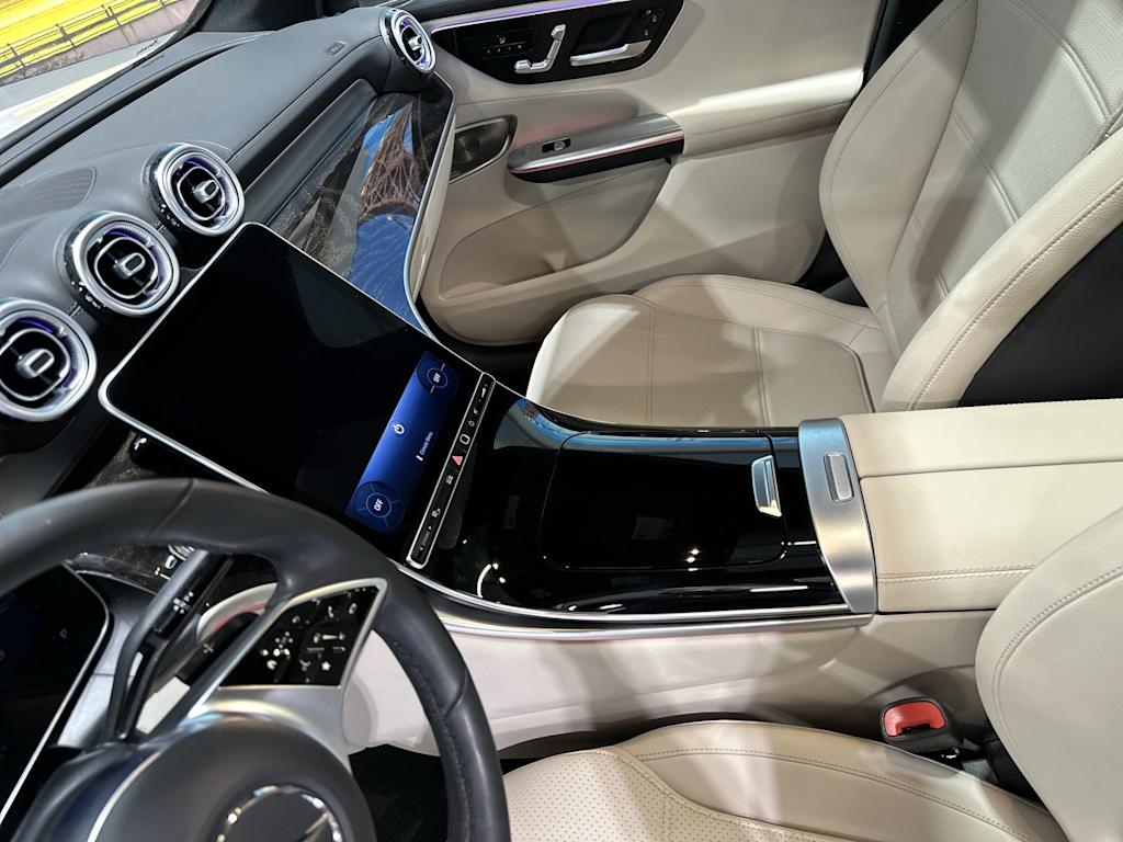 Thumbnail: 2025 Mercedes-Benz GLC - 14