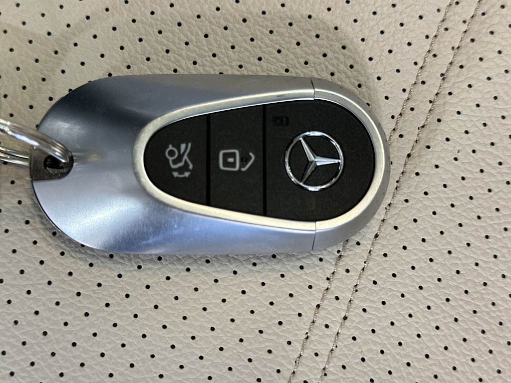 Thumbnail: 2025 Mercedes-Benz GLC - 18