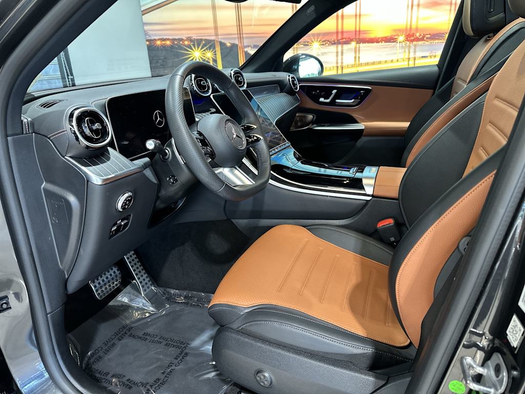 Thumbnail: 2023 Mercedes-Benz GLC - 11
