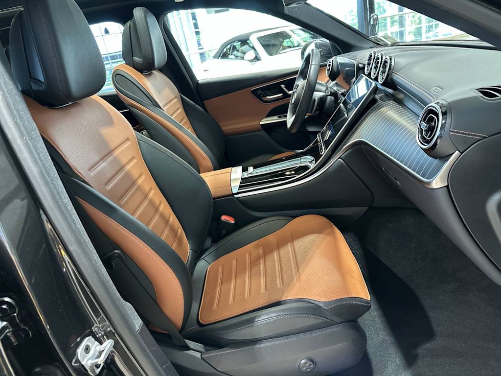 Thumbnail: 2023 Mercedes-Benz GLC - 32