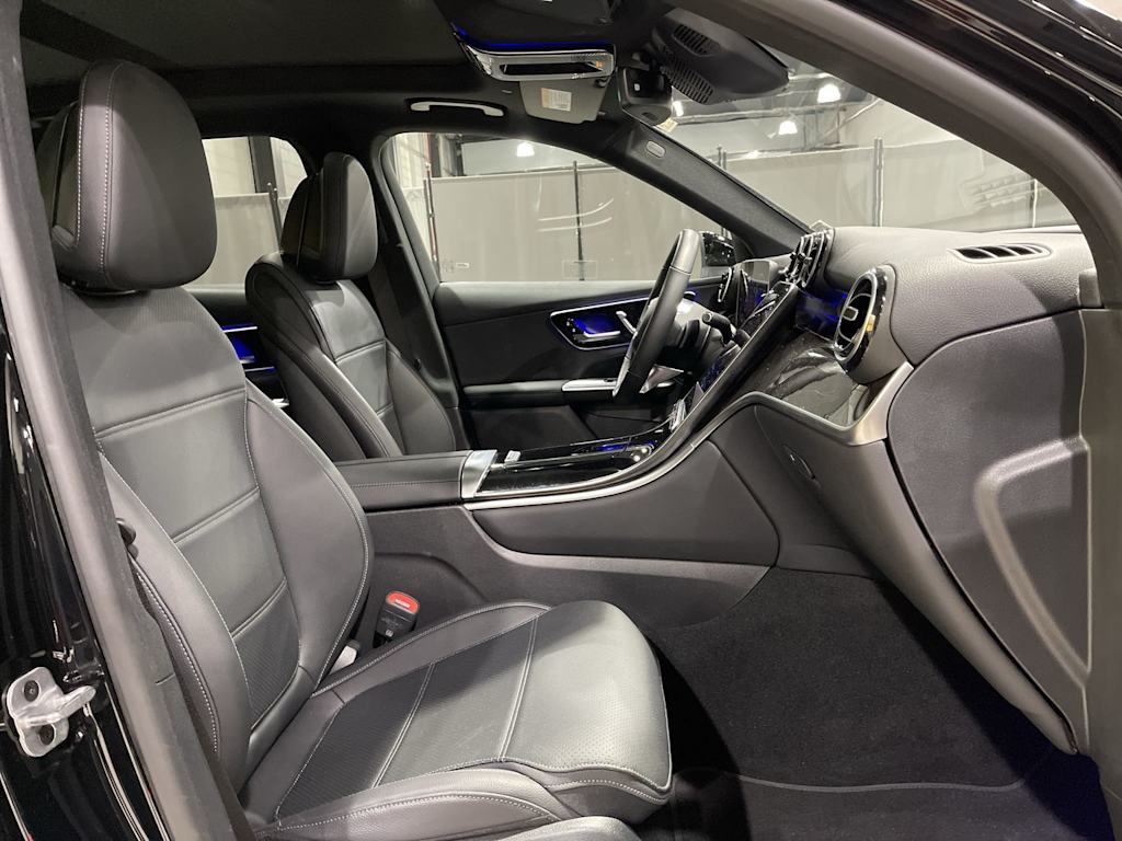 Thumbnail: 2025 Mercedes-Benz GLC - 32