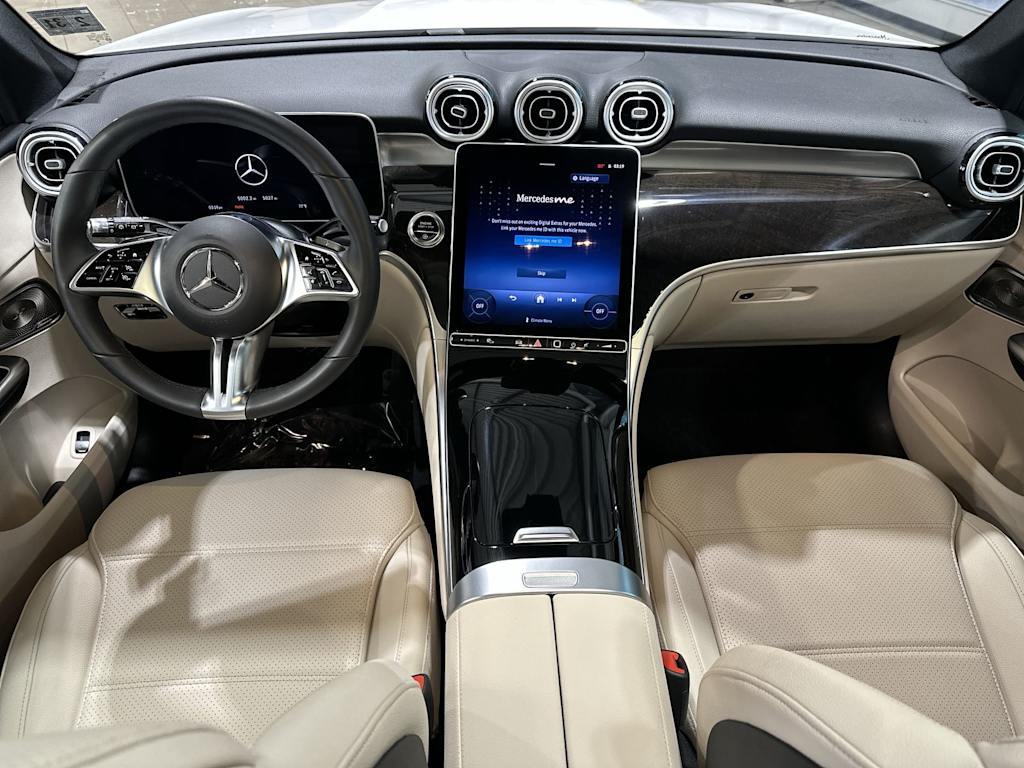 Thumbnail: 2026 Mercedes-Benz GLC - 9