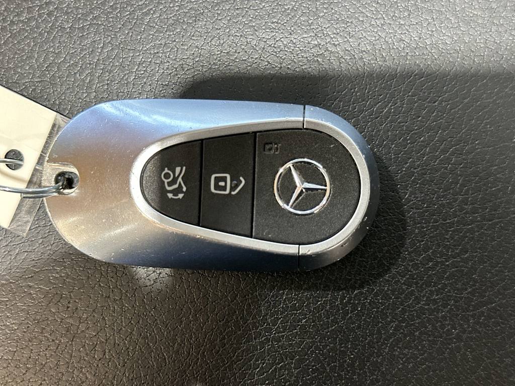 Thumbnail: 2023 Mercedes-Benz GLC - 16