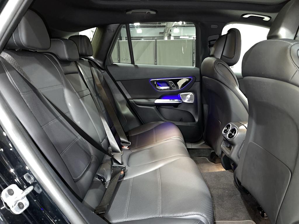 Thumbnail: 2025 Mercedes-Benz GLC - 31