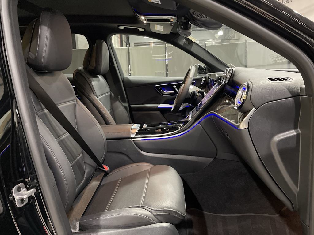 Thumbnail: 2025 Mercedes-Benz GLC - 32